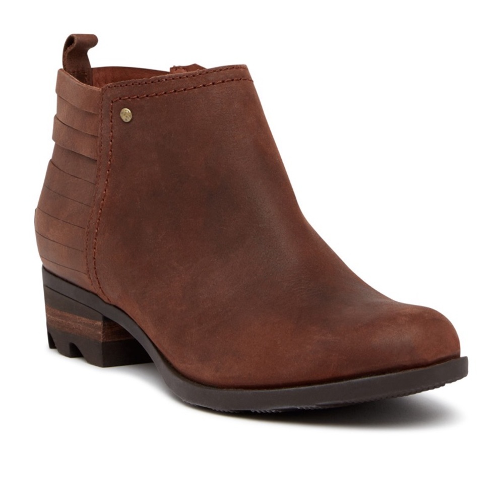 Sorel Lolla Ankle Bootie - Waterproof size 6.5